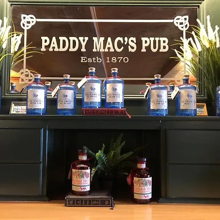 Paddy Mac's Self Catering Bar