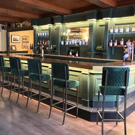 Paddy Mac's Self Catering Bar *