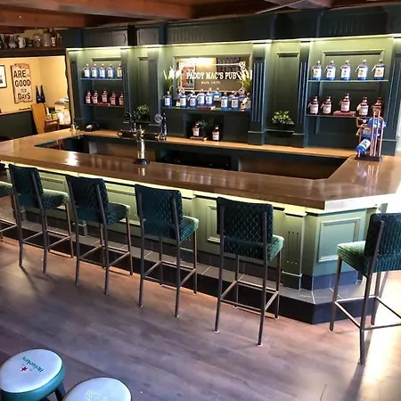Paddy Mac's Self Catering Bar