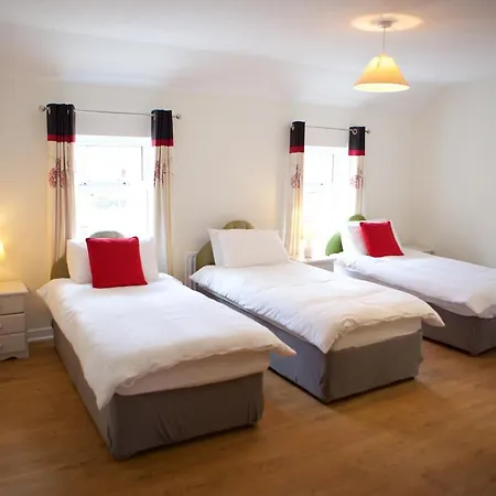 Paddy Mac's Self Catering Bar *