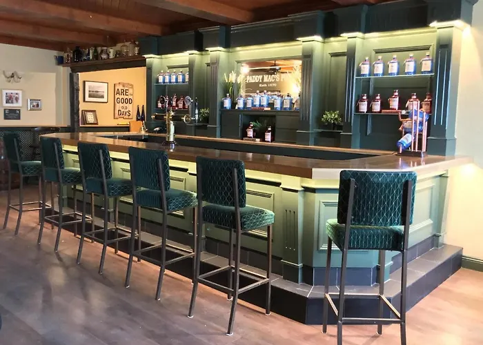 Paddy Mac's Self Catering Bar *