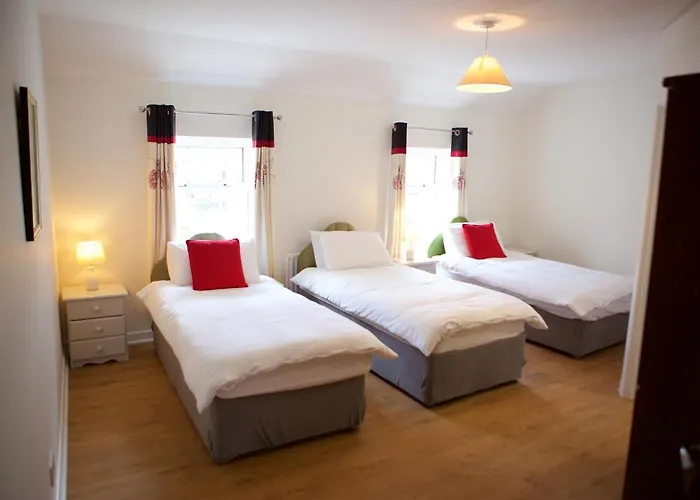 Paddy Mac's Self Catering Bar *