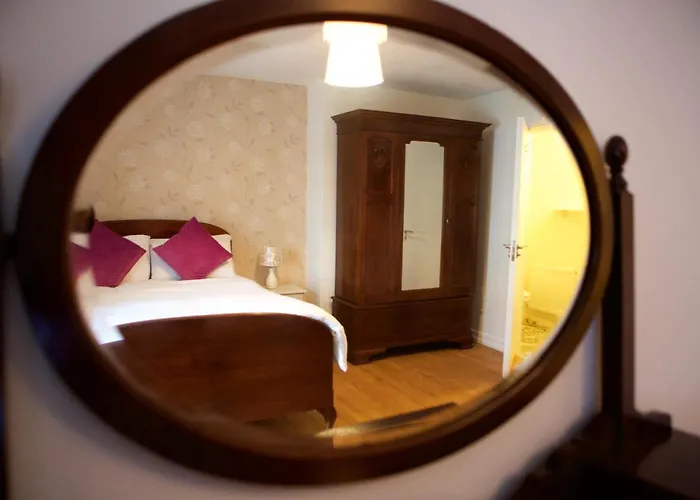 Paddy Mac's Self Catering Bar *